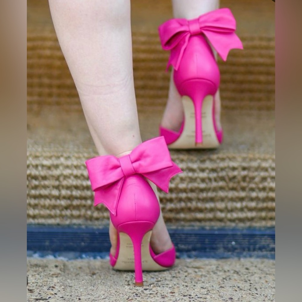 Kate Spade- Pretty in Pink Back Bow Heel Pumps- unique & beautiful. EUC size 7